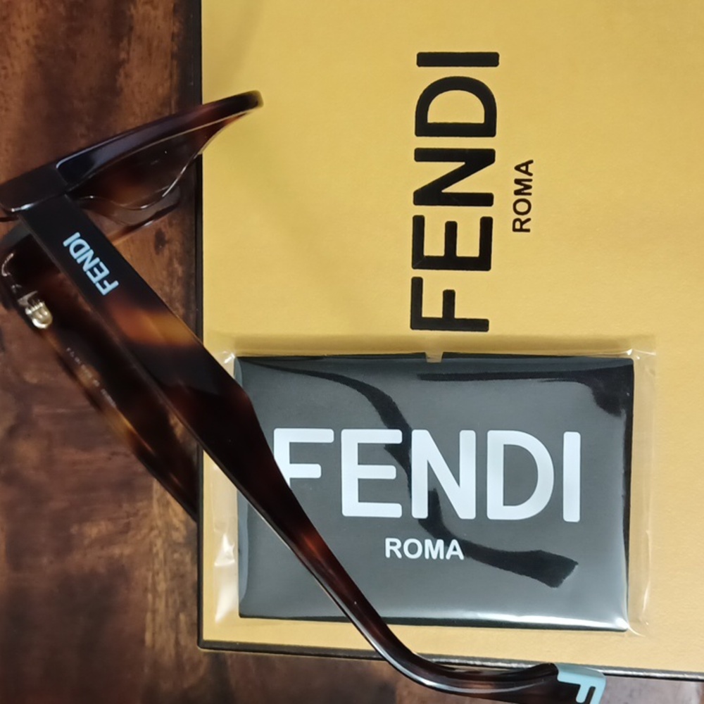 *NWT* Fendi FE40010U WAY 53F Havana Brown Gradient Butterfly 🦋 Sunglasses - Picture 4 of 8